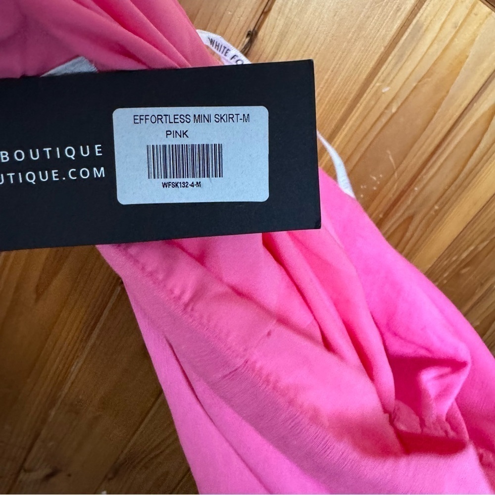 White Fox Pink Ruched Mini Skirt Size Medium - Picture 6 of 6